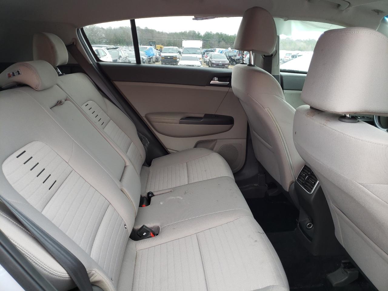 2018 KIA SPORTAGE L - KNDPMCAC9J7438179 — photo 11