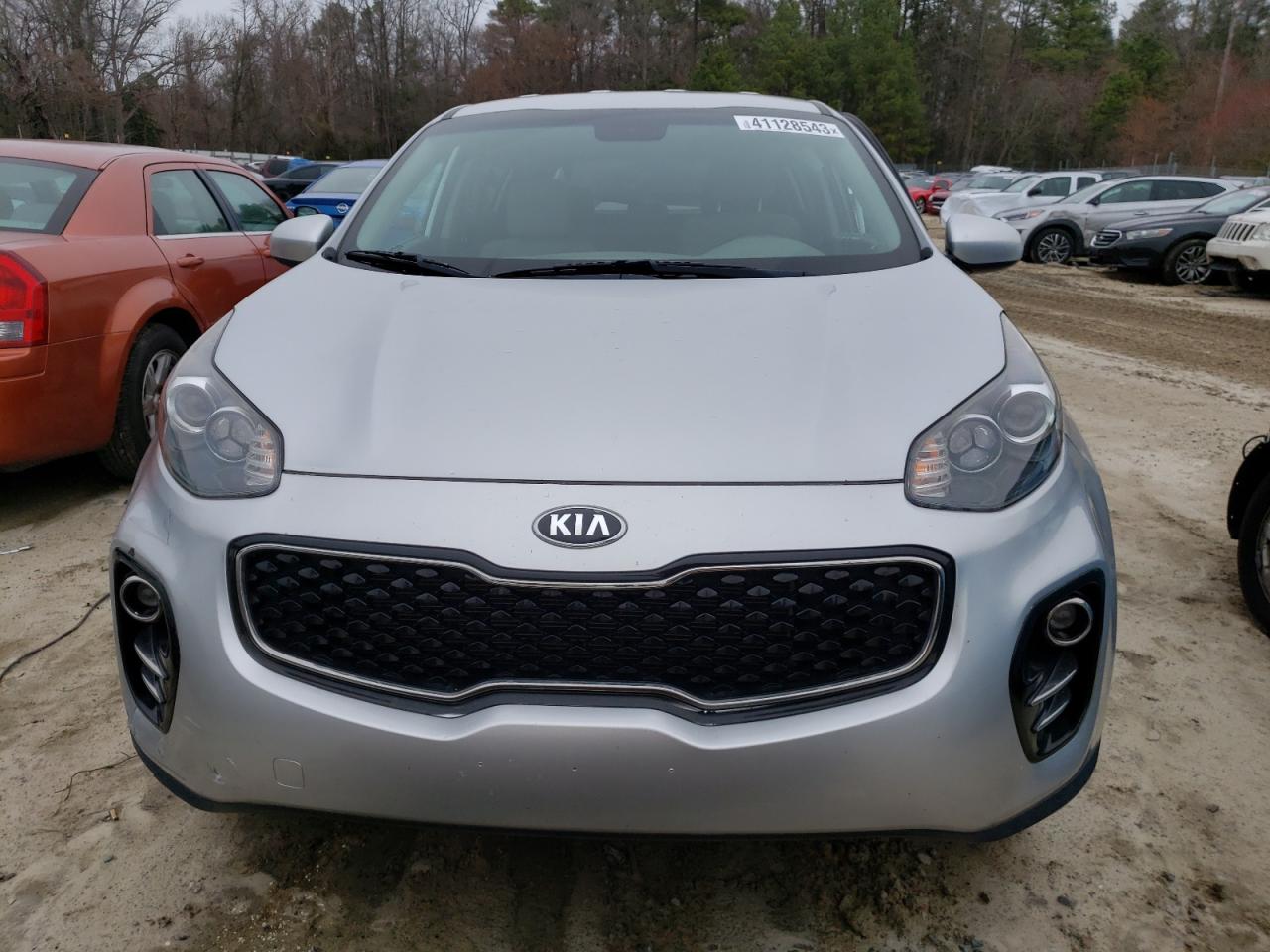 2018 KIA SPORTAGE L - KNDPMCAC9J7438179 — photo 5