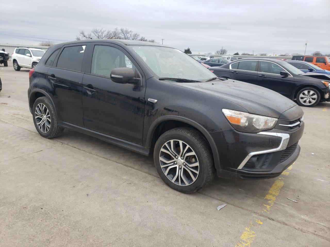 2018 MITSUBISHI OUTLANDER - JA4AP3AU4JU013177 — photo 4