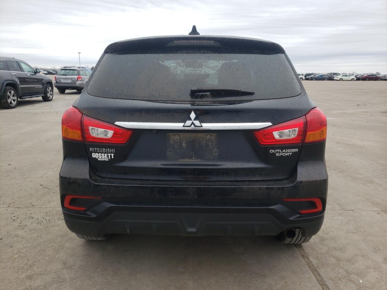 2018 MITSUBISHI OUTLANDER - JA4AP3AU4JU013177 — photo 6