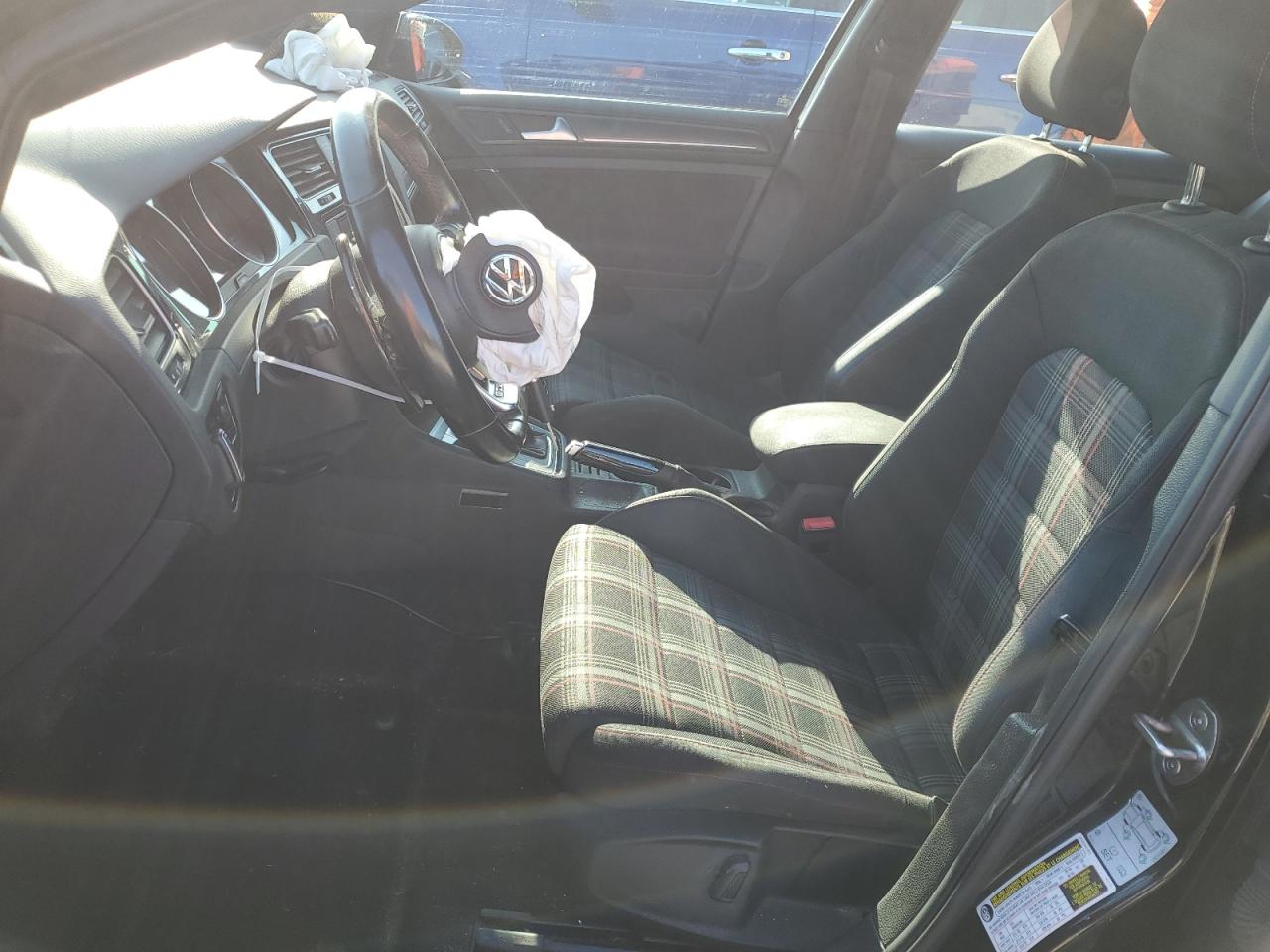 2018 VOLKSWAGEN GTI S/SE - 3VW447AU2JM288051 — photo 7