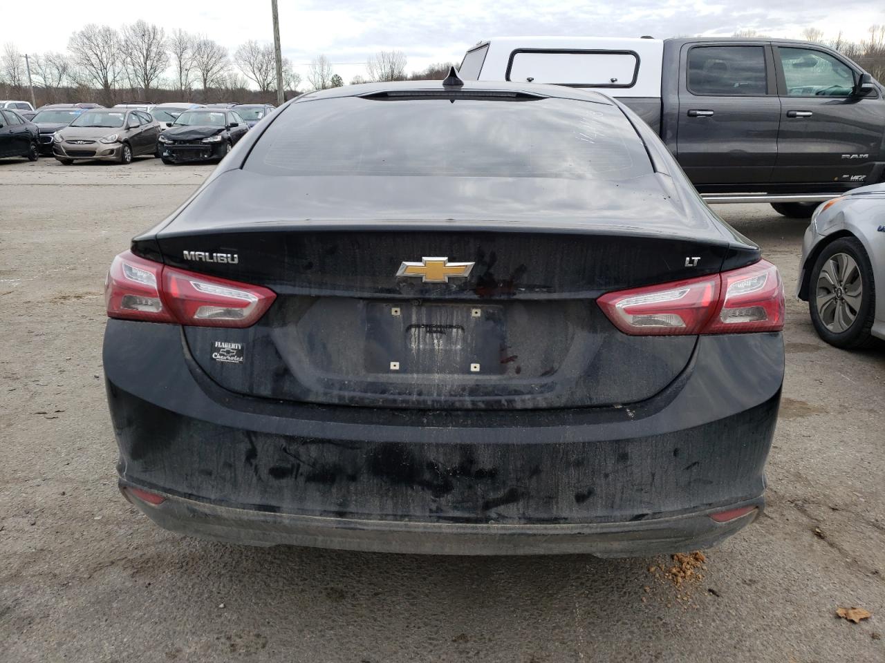 2019 CHEVROLET MALIBU LT - 1G1ZD5ST6KF131667 — photo 6