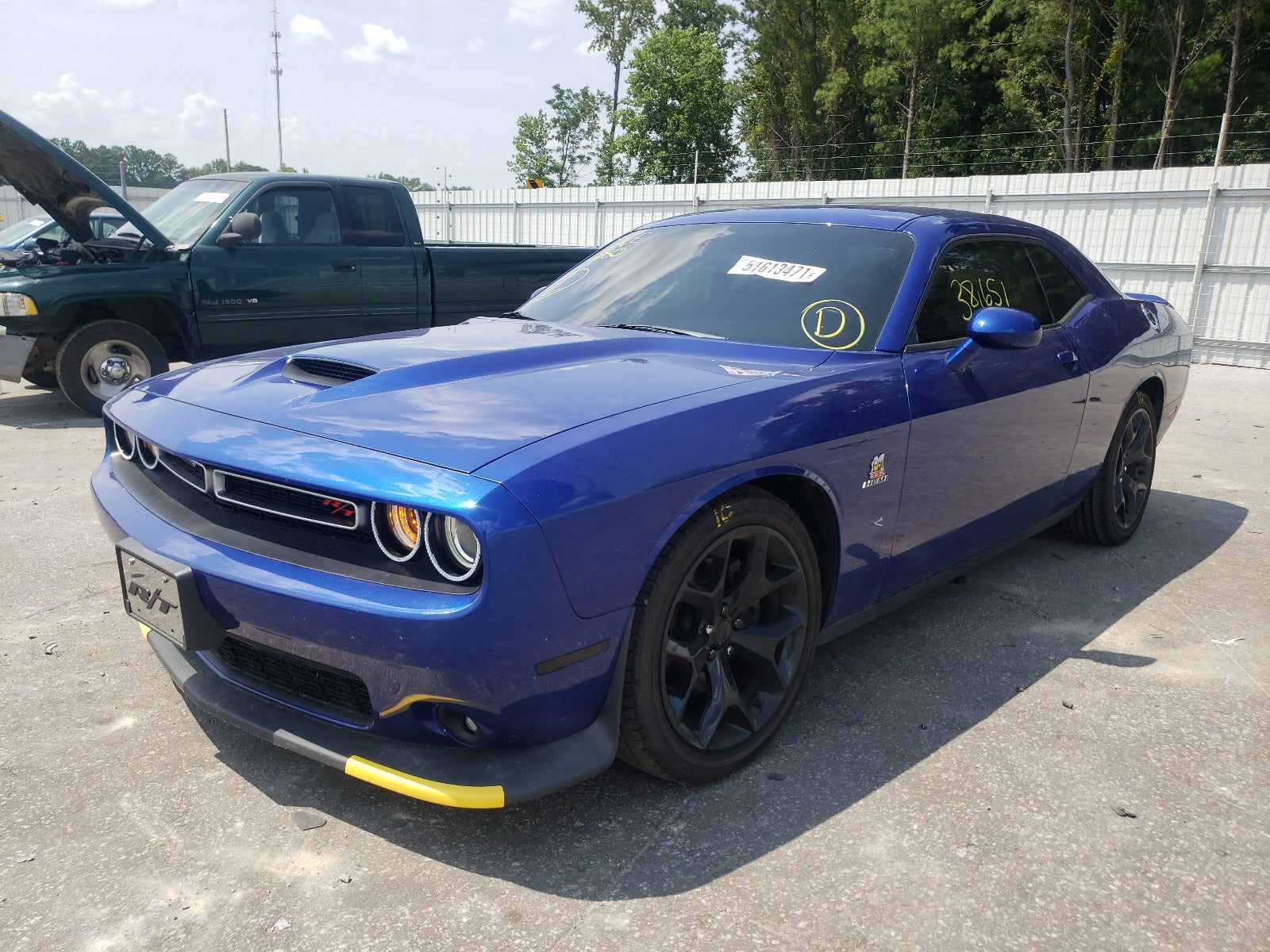 2019 DODGE CHALLENGER - 2C3CDZBT7KH70519 — photo 2