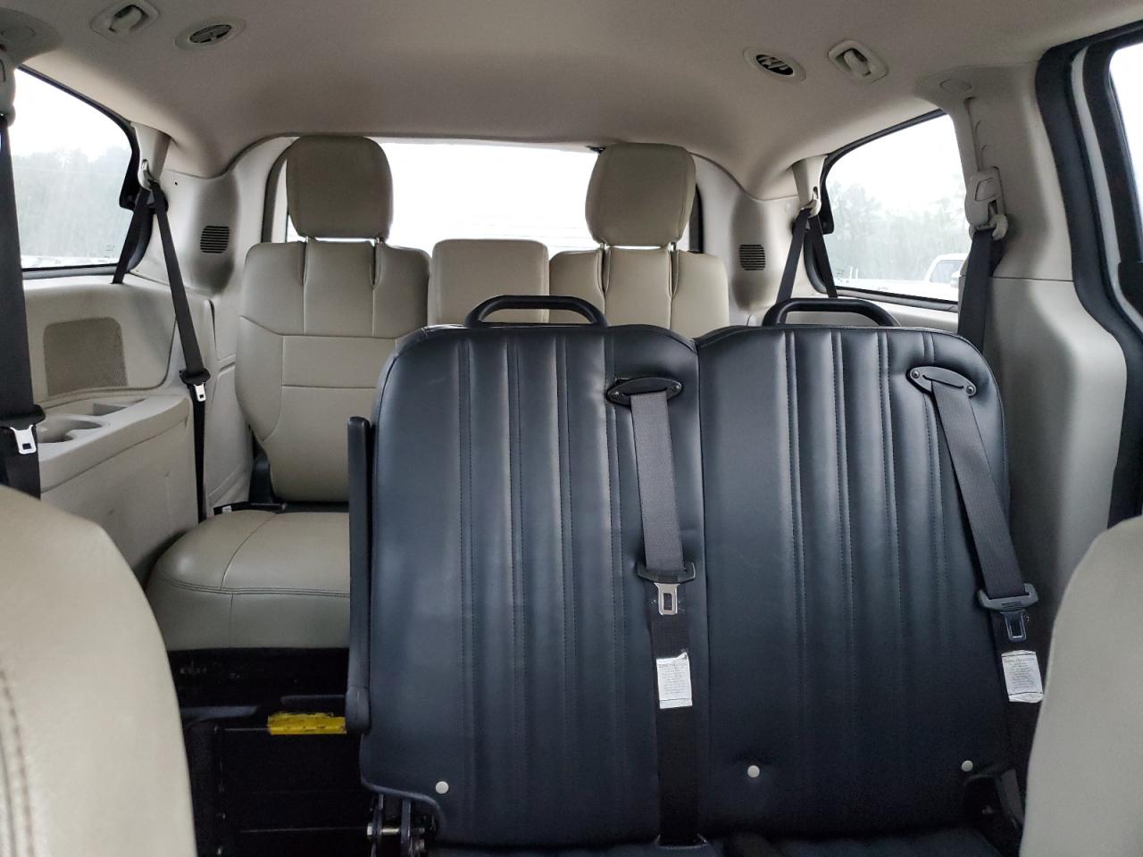 2019 DODGE GRAND CARA - 2C7WDGBG3KR798894 — photo 10