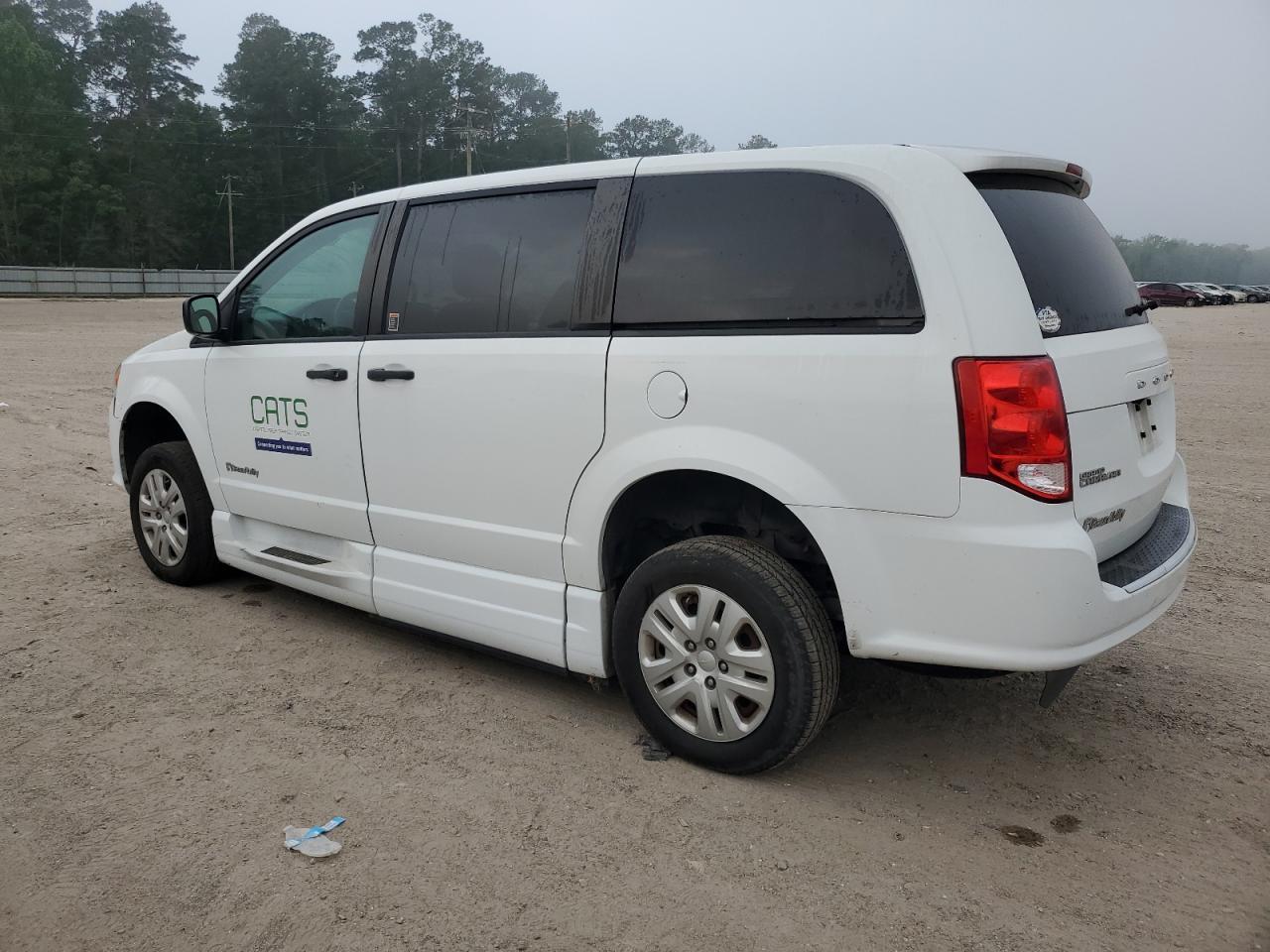 2019 DODGE GRAND CARA - 2C7WDGBG3KR798894 — photo 2