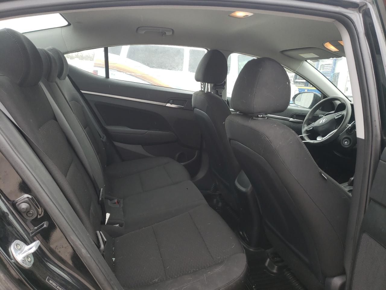2019 HYUNDAI ELANTRA SE - 5NPD84LF3KH417572 — photo 10