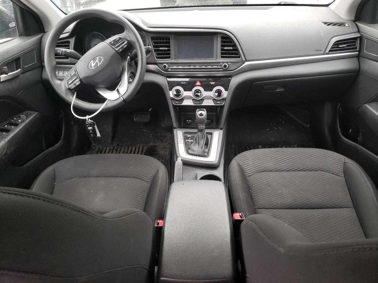 2019 HYUNDAI ELANTRA SE - 5NPD84LF3KH417572 — photo 8