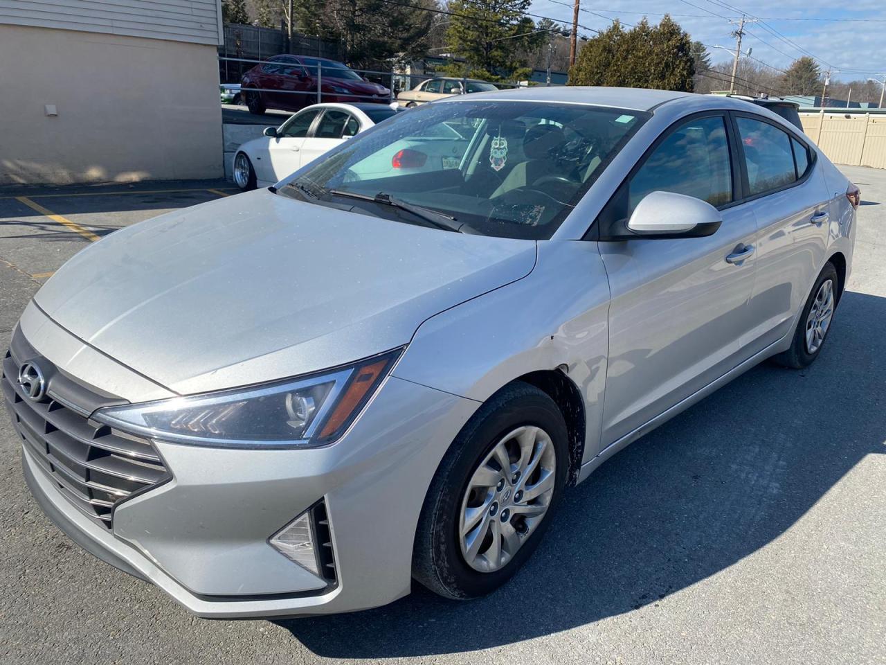 2019 HYUNDAI ELANTRA SE - KMHD74LF9KU758883 — photo 1