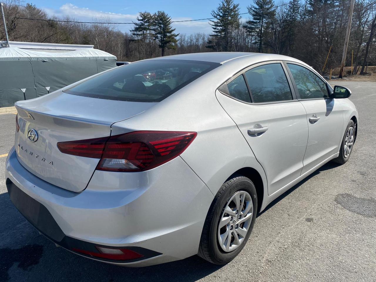 2019 HYUNDAI ELANTRA SE - KMHD74LF9KU758883 — photo 3