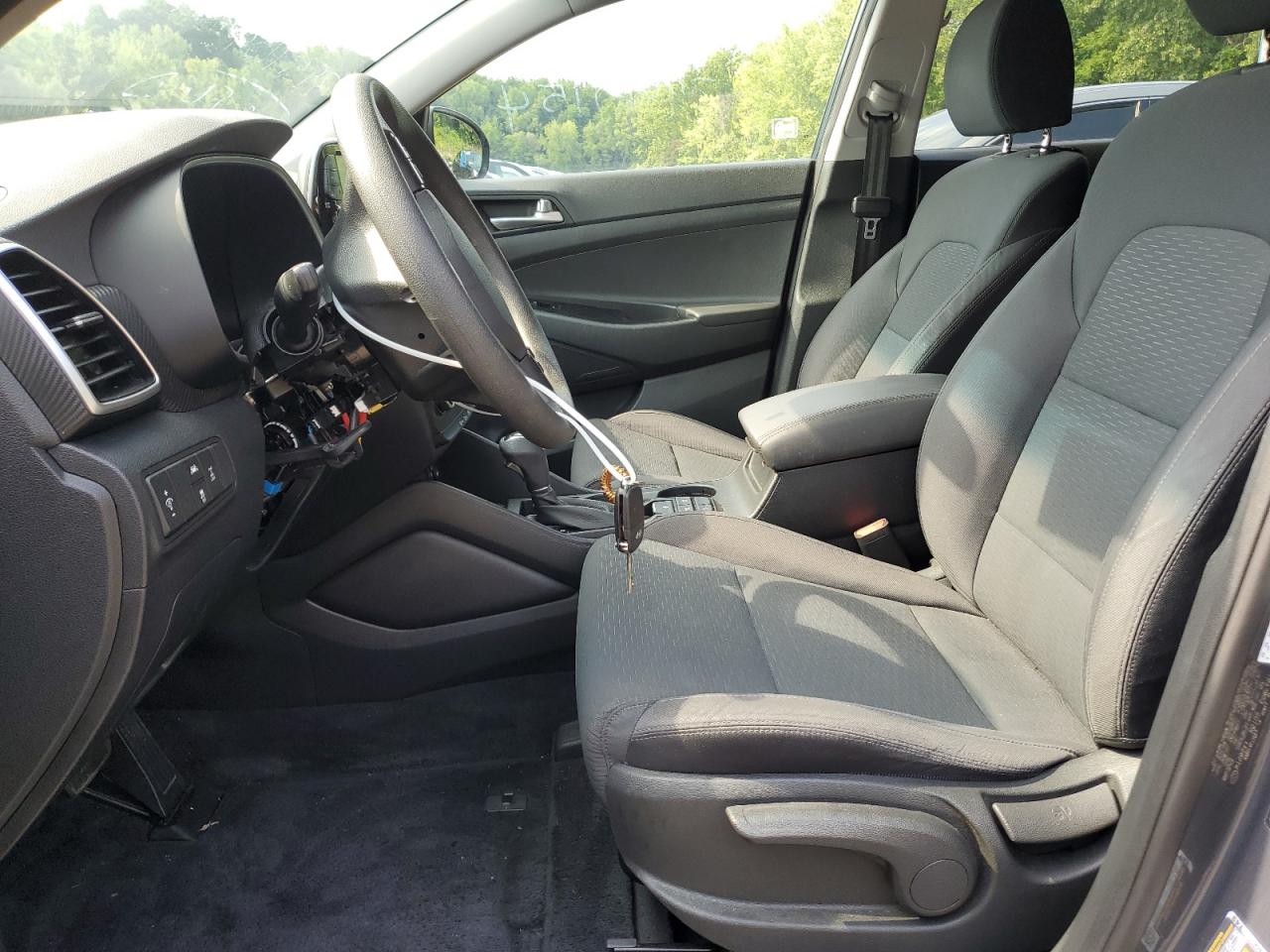 2019 HYUNDAI TUCSON SE - KM8J2CA40KU026638 — photo 6