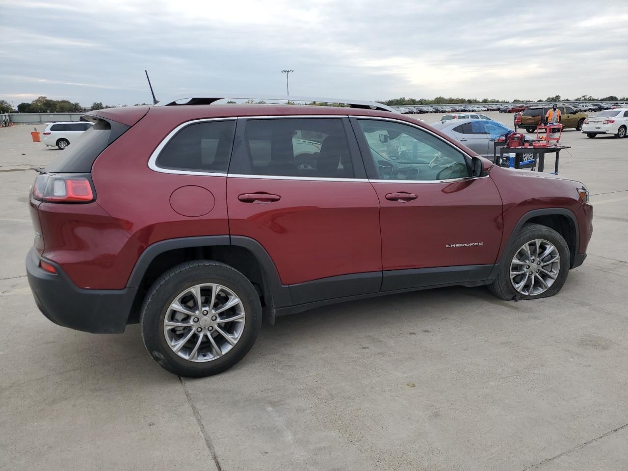 2019 JEEP CHEROKEE L - 1C4PJLLB1KD145988 — photo 3