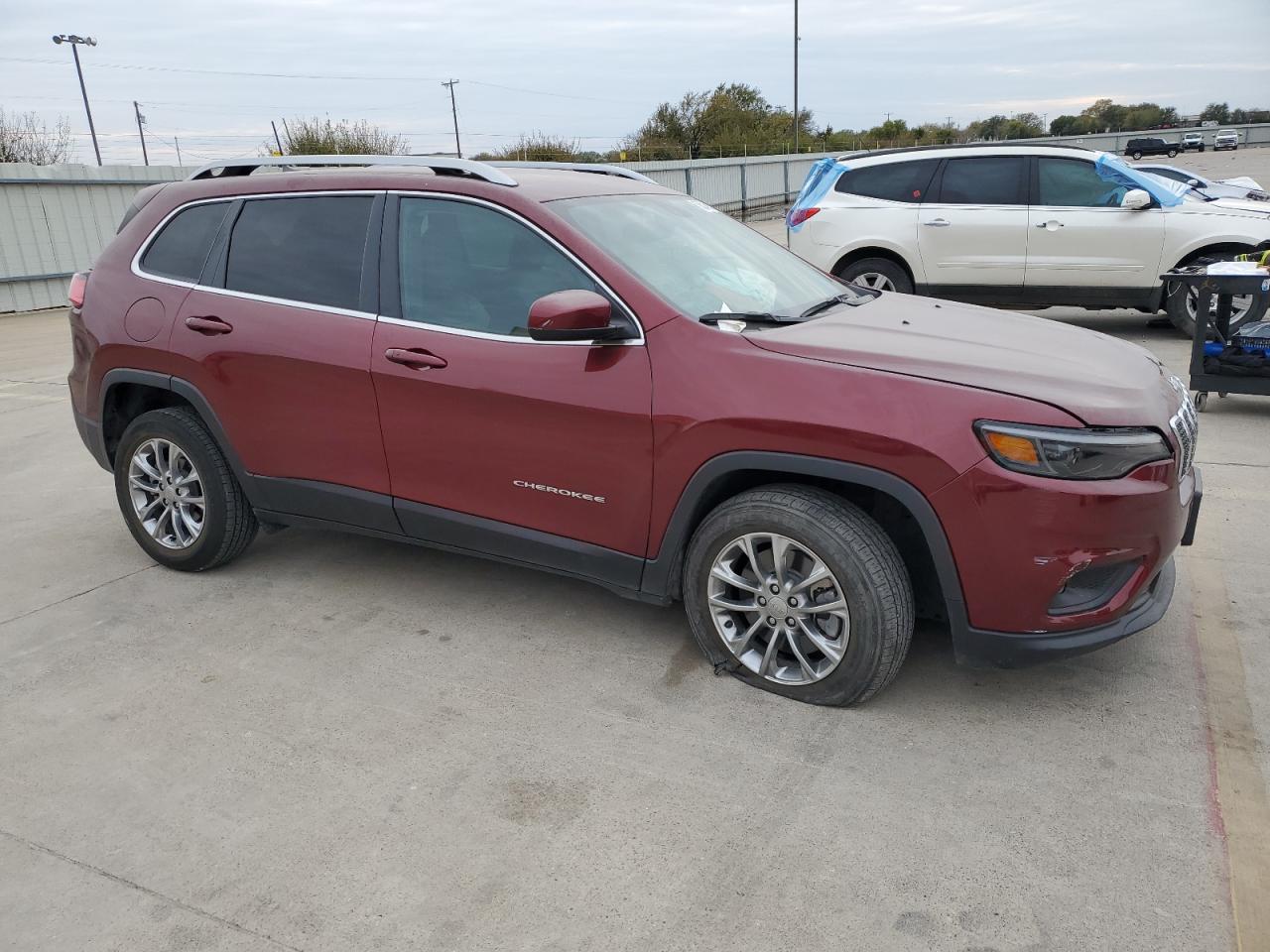 2019 JEEP CHEROKEE L - 1C4PJLLB1KD145988 — photo 4