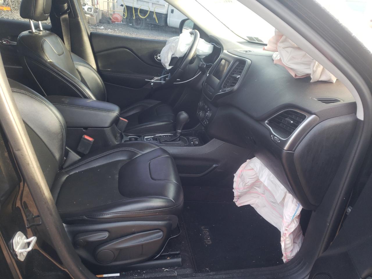 2019 JEEP CHEROKEE L - 1C4PJLLB8KD202705 — photo 5