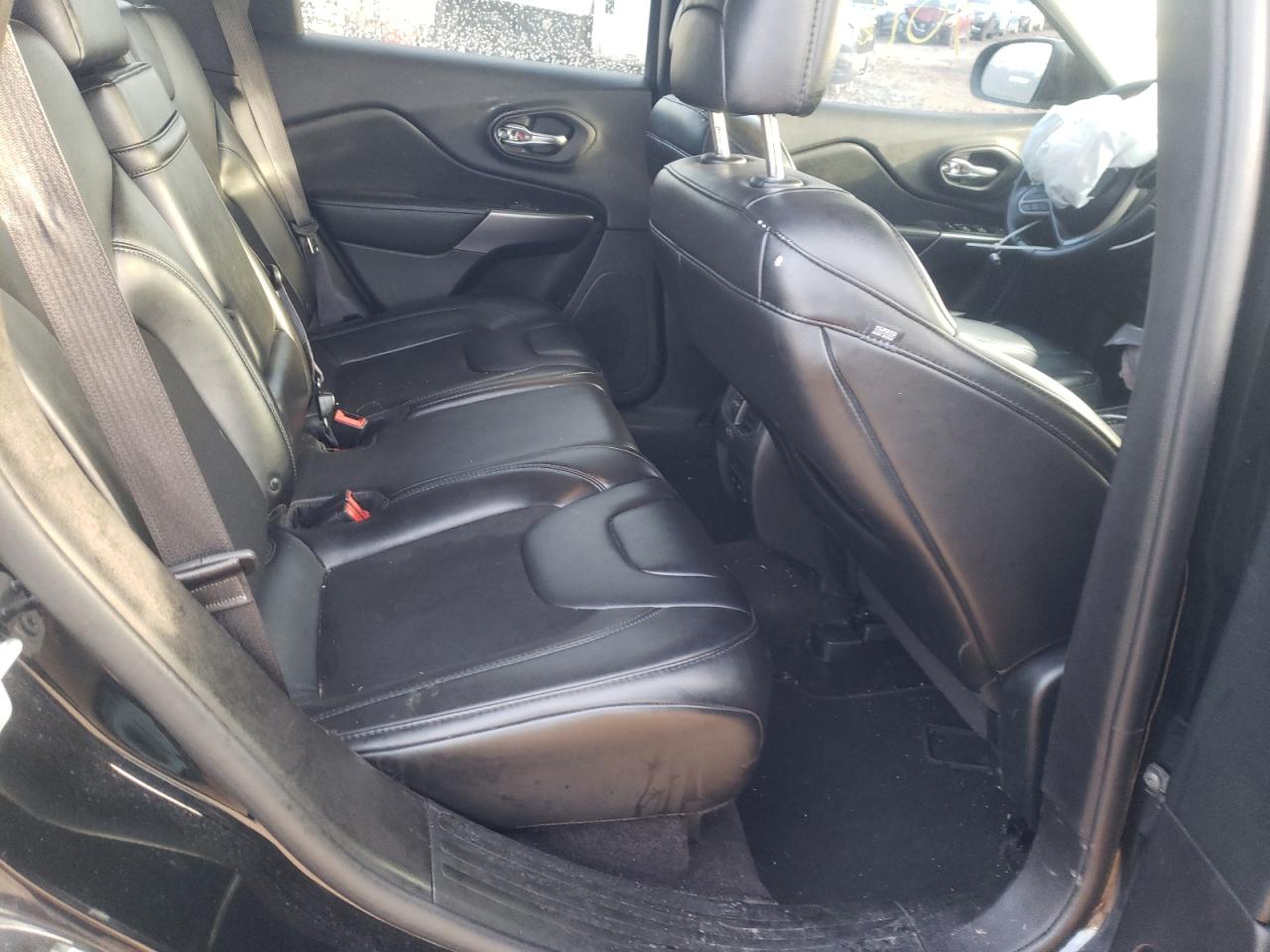 2019 JEEP CHEROKEE L - 1C4PJLLB8KD202705 — photo 6