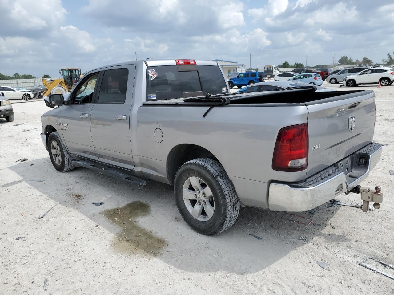 2019 RAM 1500 CLASS - 1C6RR6TT4KS643844 — photo 2