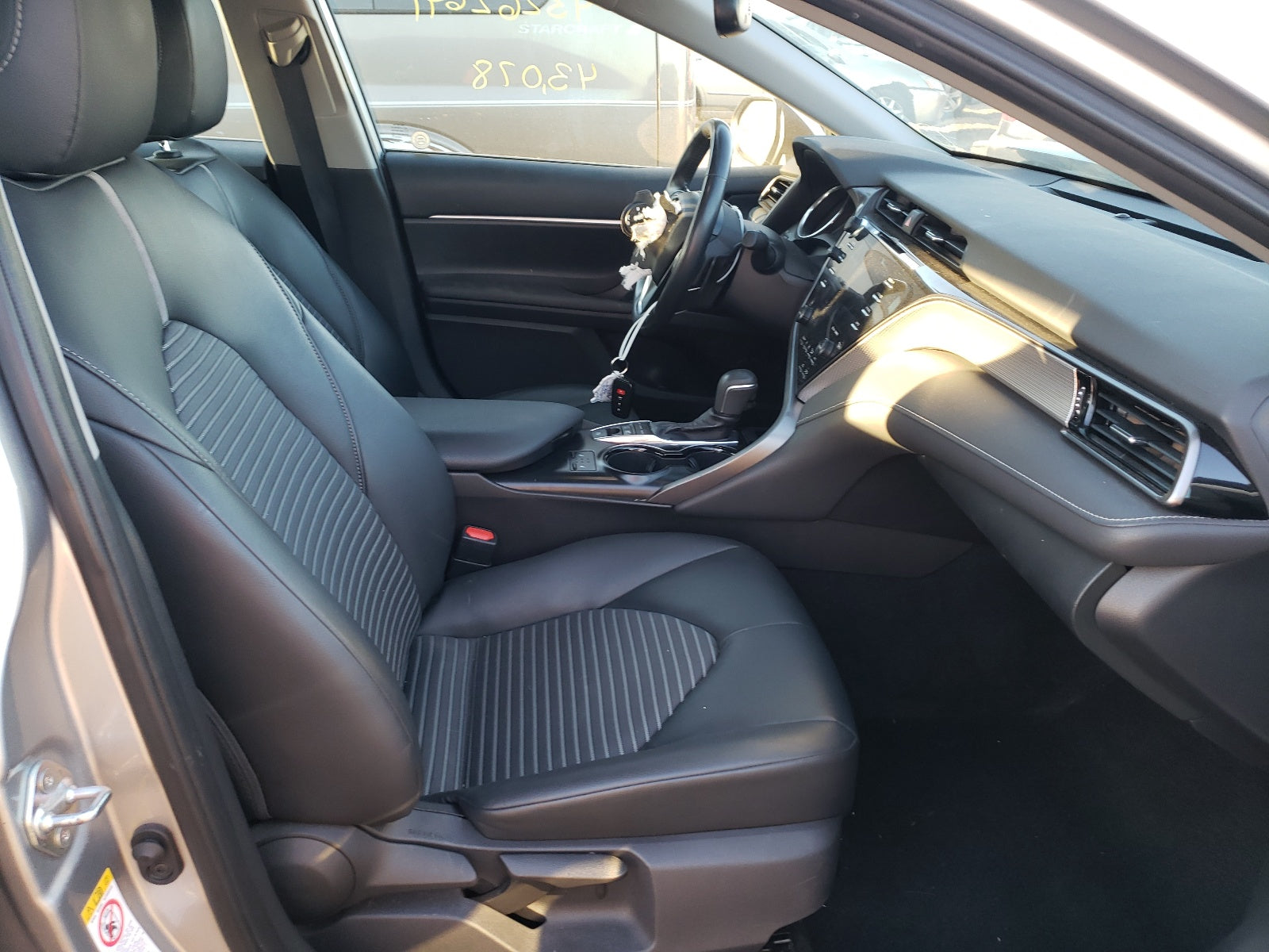2019 TOYOTA CAMRY HYBR - 4T1B21HK9KU513933 — photo 5