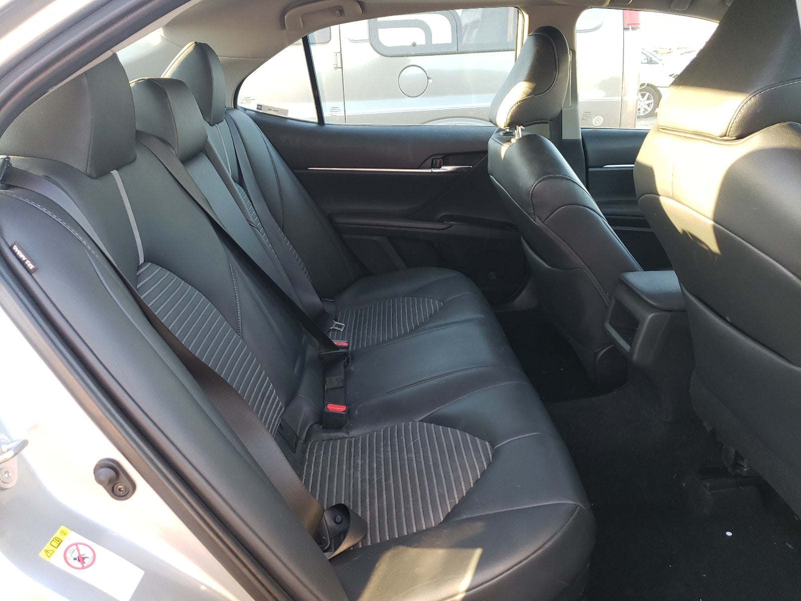 2019 TOYOTA CAMRY HYBR - 4T1B21HK9KU513933 — photo 6