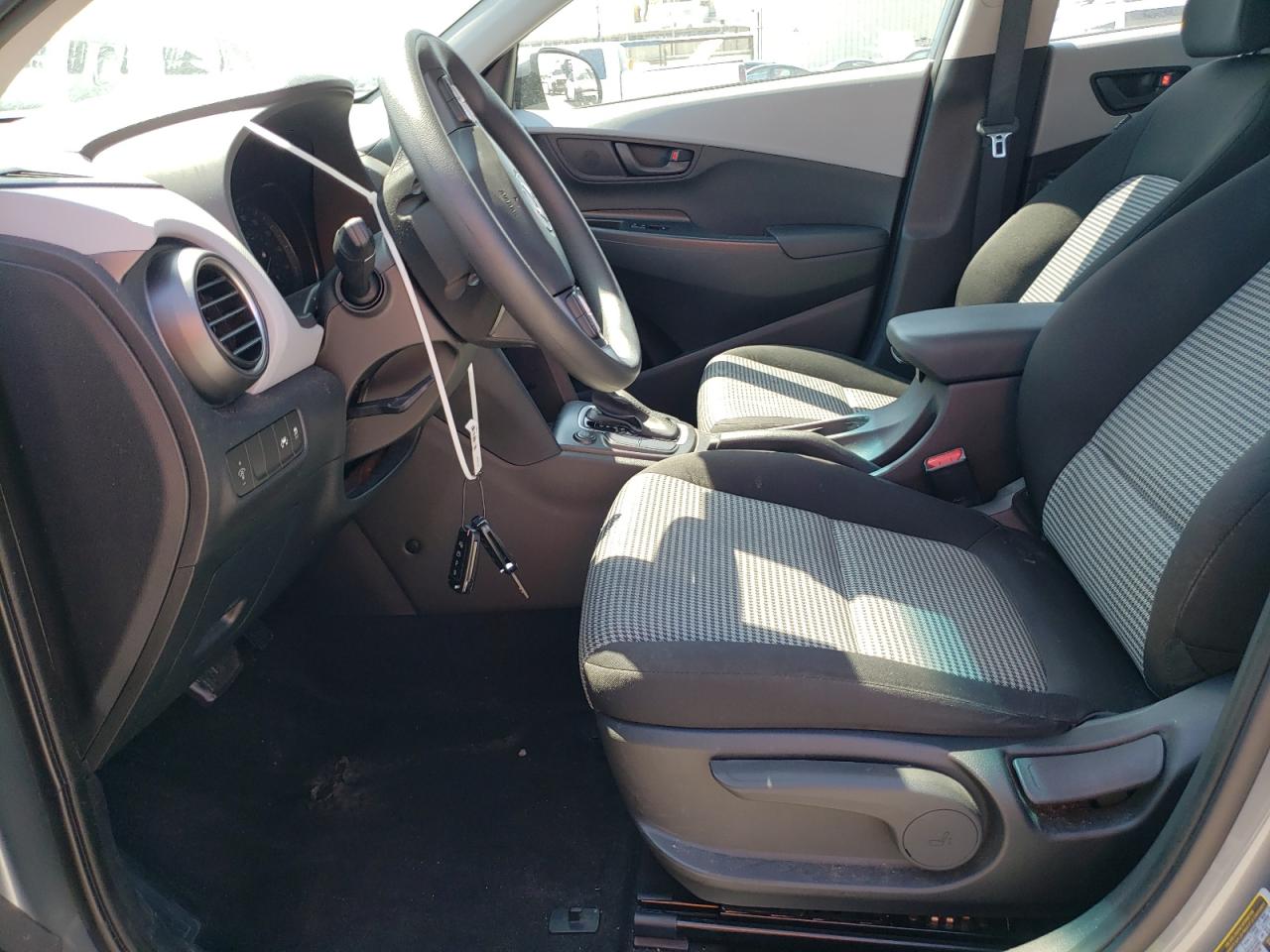 2020 HYUNDAI KONA SE - KM8K12AA7LU415849 — photo 7