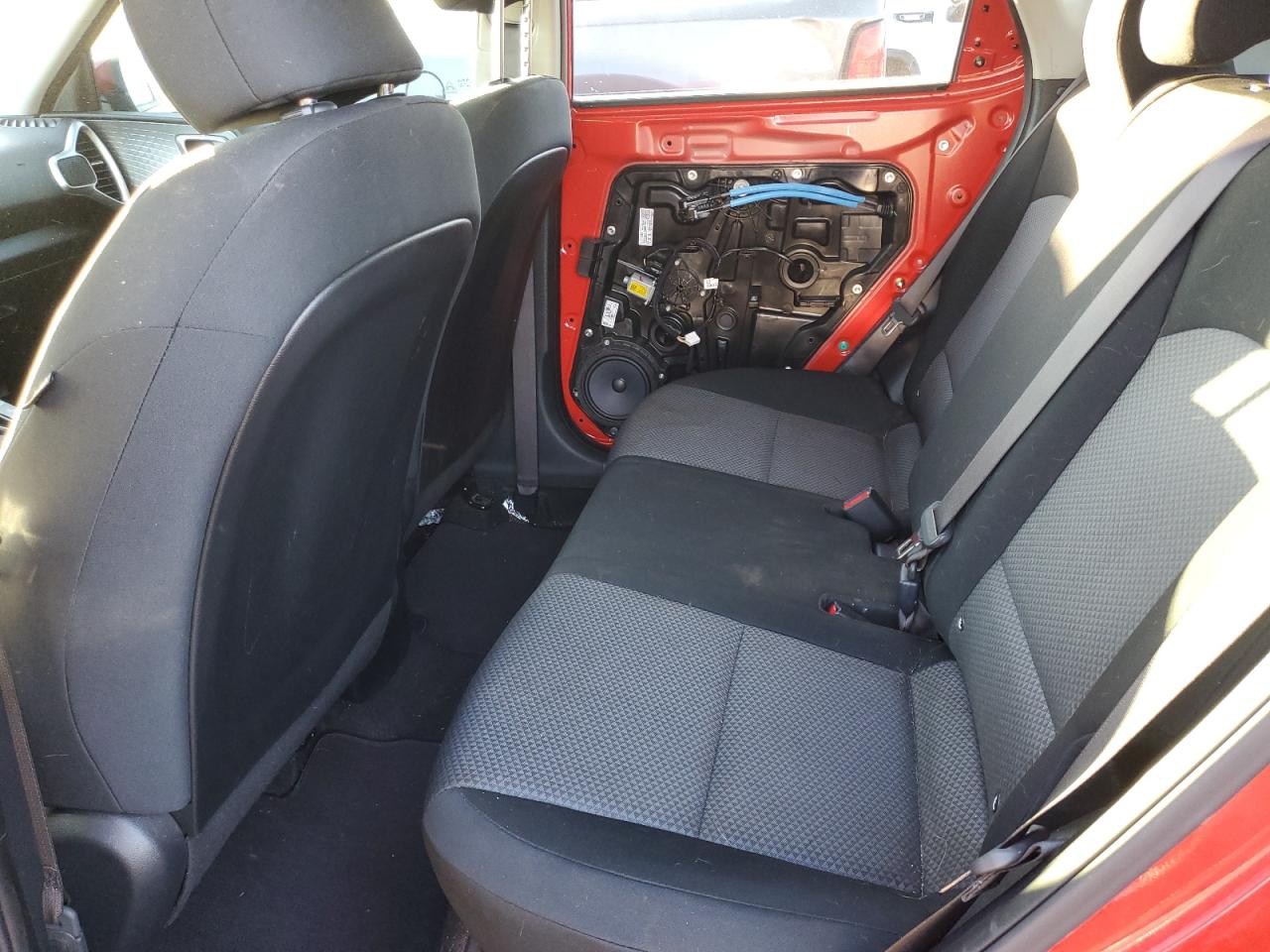2020 KIA SOUL LX - KNDJ23AU3L7713875 — photo 10