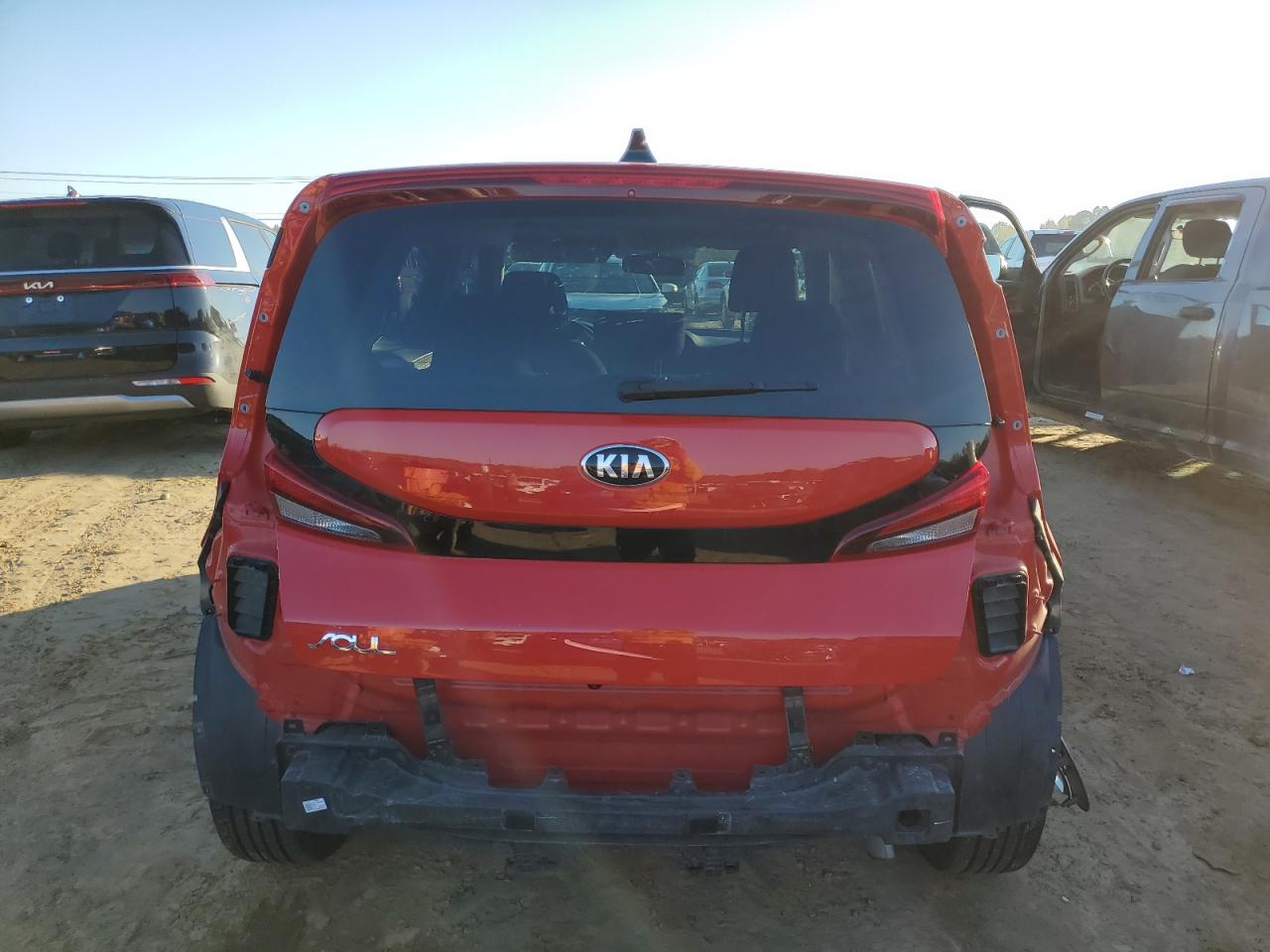 2020 KIA SOUL LX - KNDJ23AU3L7713875 — photo 6