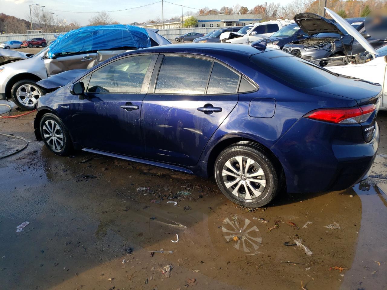 2020 TOYOTA COROLLA LE - JTDEBRBE1LJ002562 — photo 2