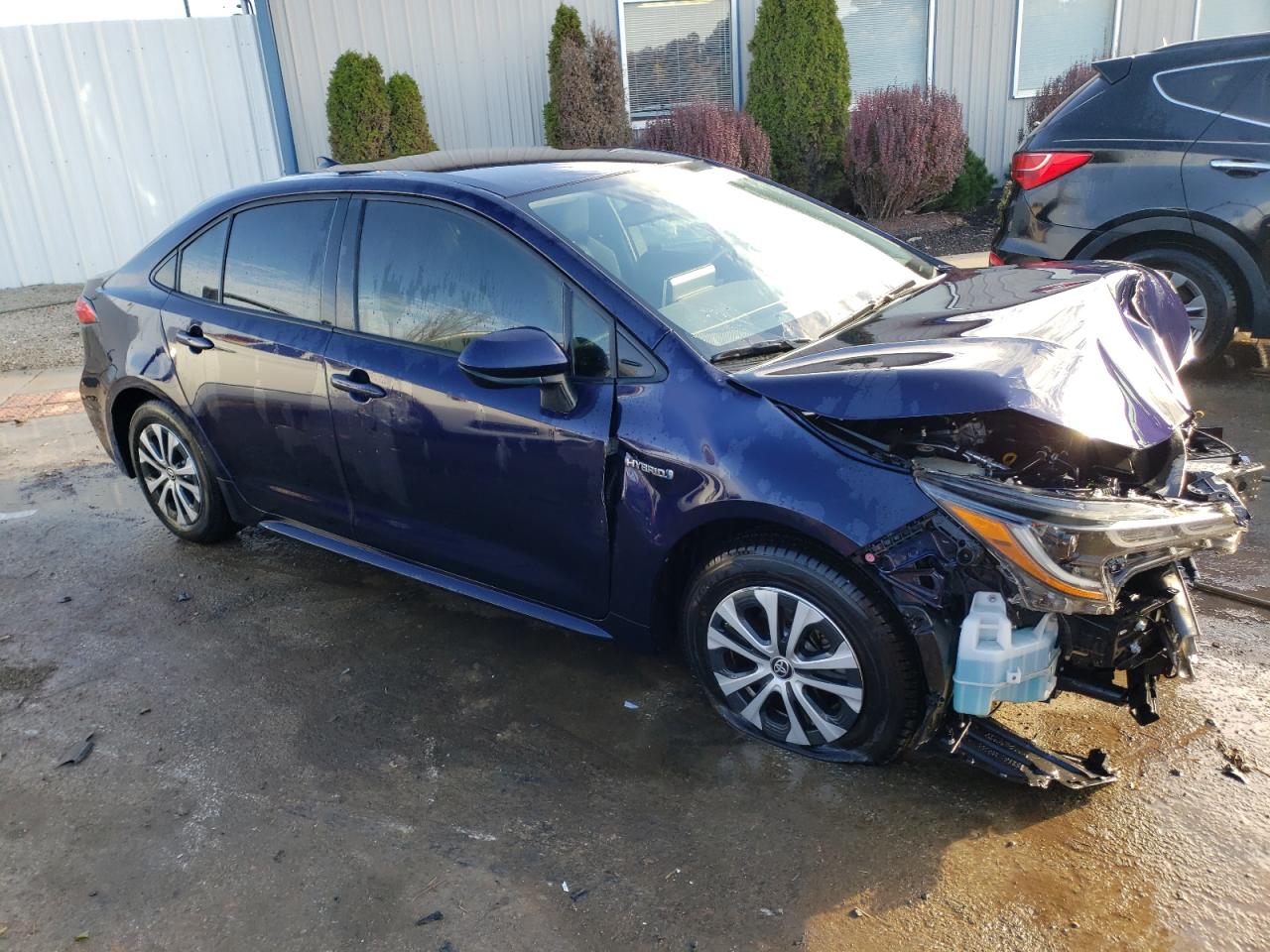2020 TOYOTA COROLLA LE - JTDEBRBE1LJ002562 — photo 4