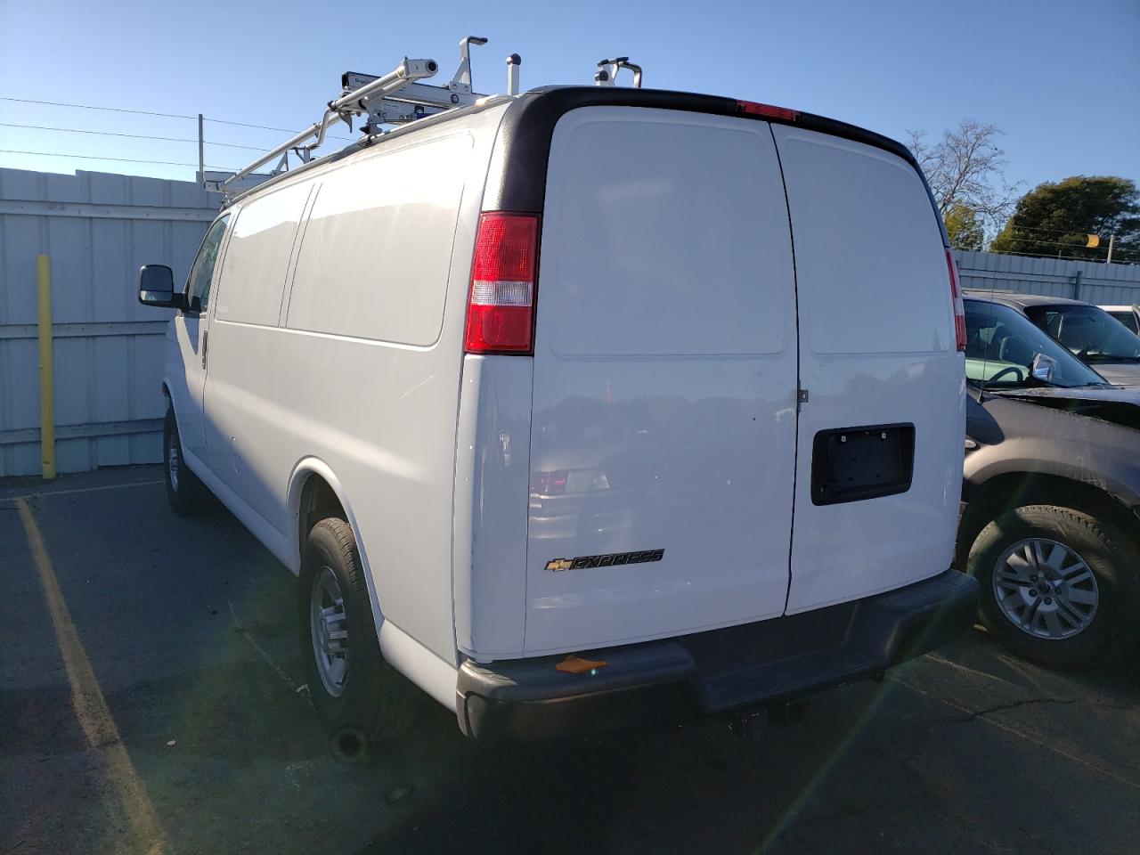 2021 CHEVROLET EXPRESS G2 - 1GCWGAF79M1197072 — photo 3