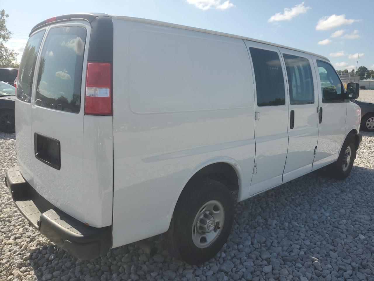 2021 CHEVROLET EXPRESS G2 - 1GCWGAF7XM1186713 — photo 3