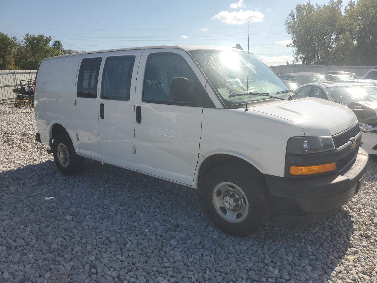 2021 CHEVROLET EXPRESS G2 - 1GCWGAF7XM1186713 — photo 4