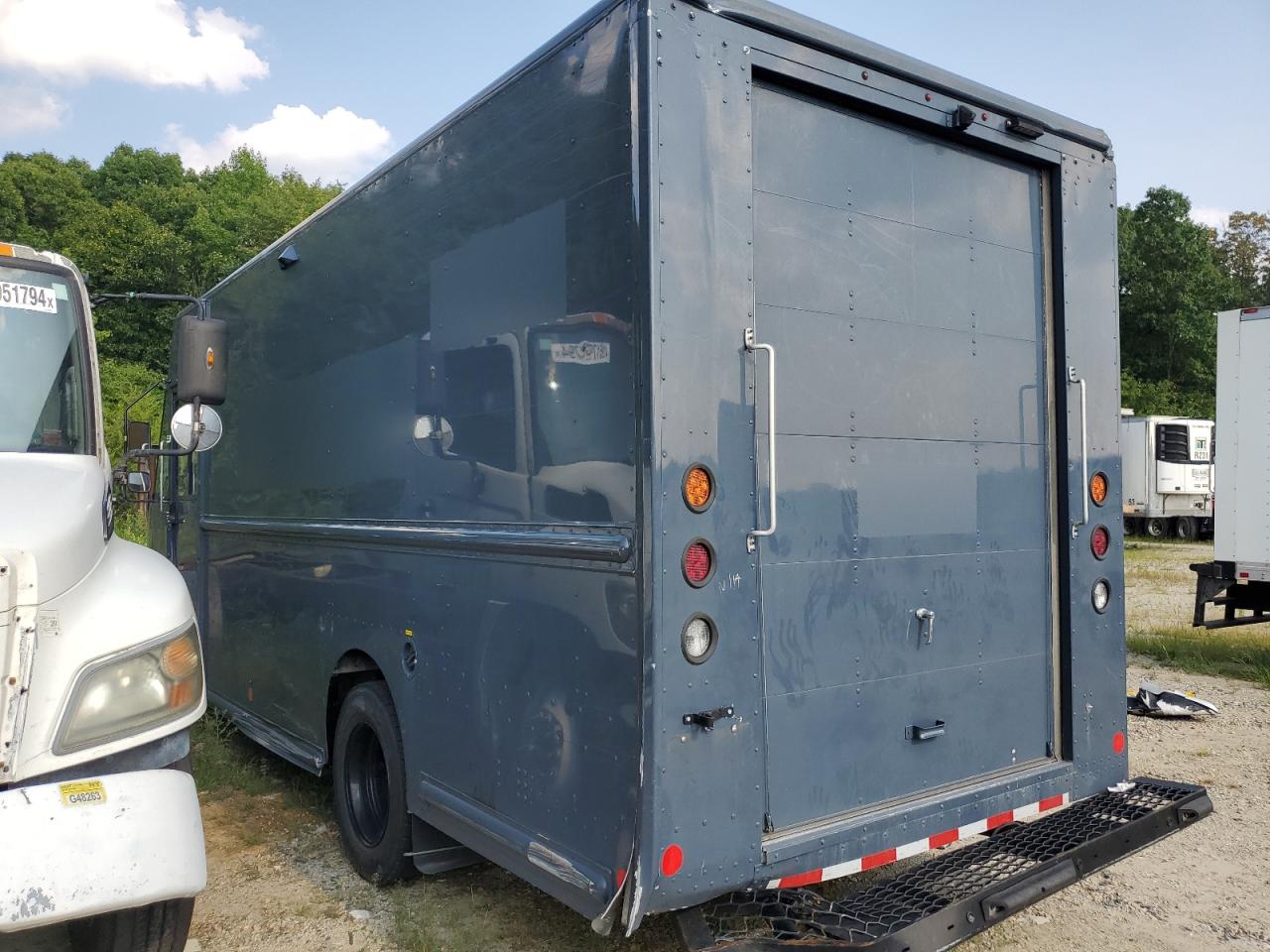 2021 FREIGHTLINER CHASSIS M - 4UZAC2EA9MCMN0240 — photo 2