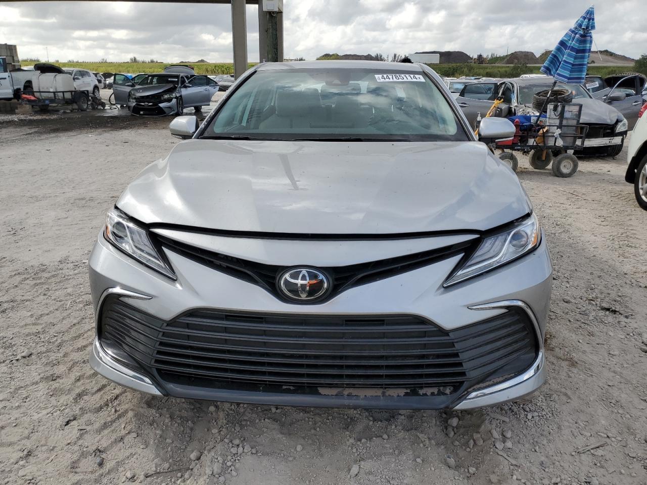 2021 TOYOTA CAMRY XLE - 4T1F11AK4MU550521 — photo 5