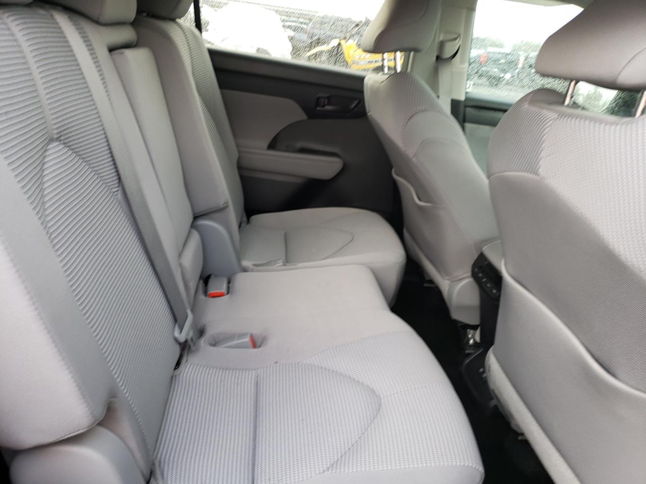 2021 TOYOTA HIGHLANDER - 5TDZZRAH5MS538136 — photo 10