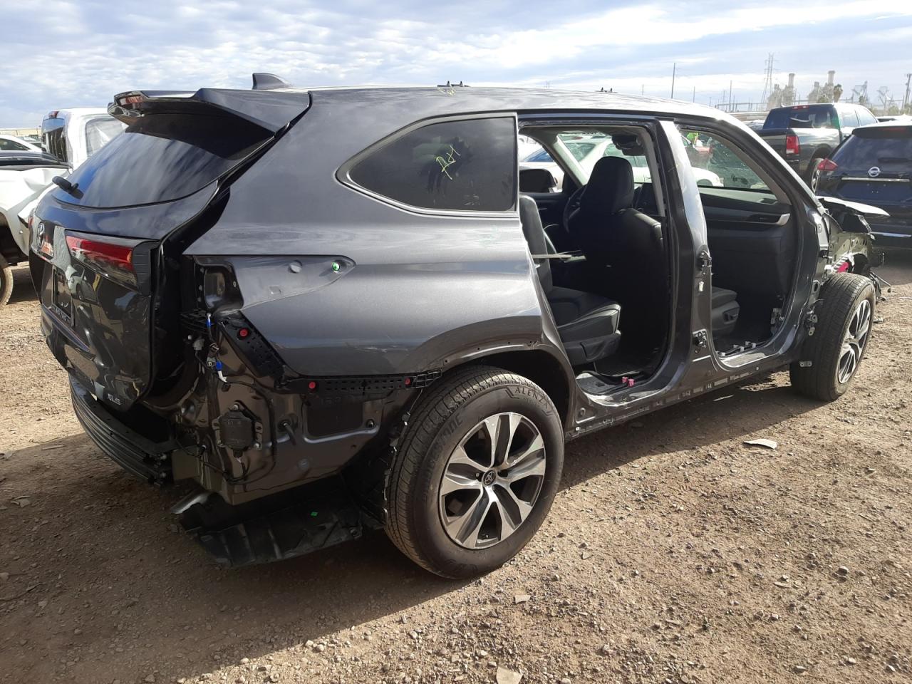 2022 TOYOTA HIGHLANDER - 5TDHZRAH0NS120869 — photo 3