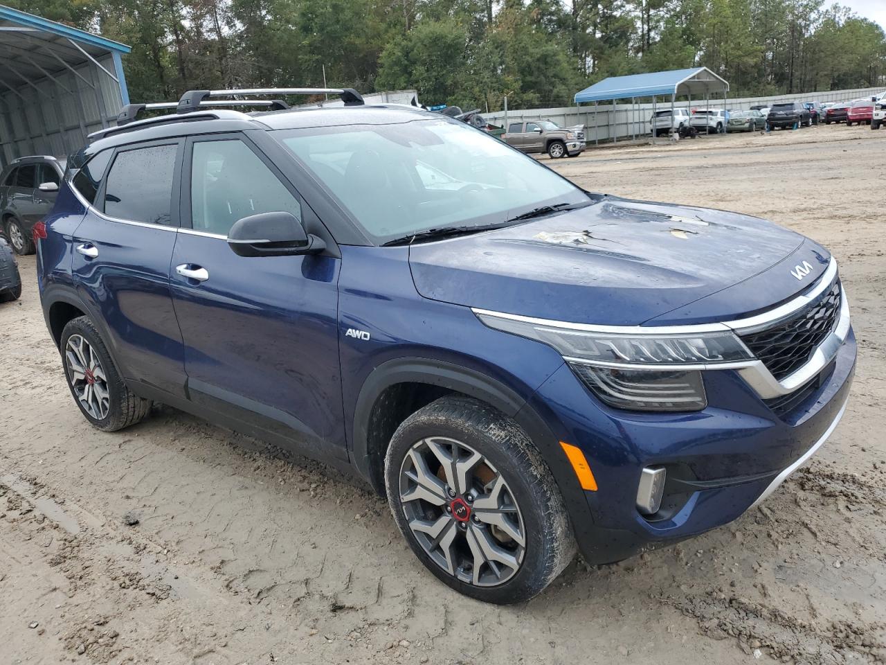 2023 KIA SELTOS SX - KNDETCA20P7360501 — photo 4