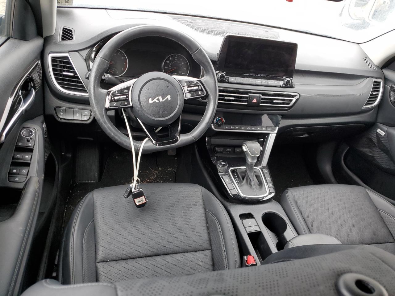 2023 KIA SELTOS SX - KNDETCA20P7360501 — photo 8