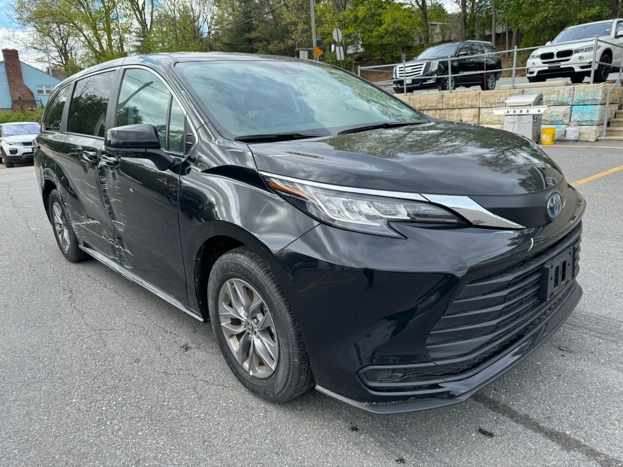 2023 TOYOTA SIENNA LE - 5TDKRKEC5PS167054 — photo 3