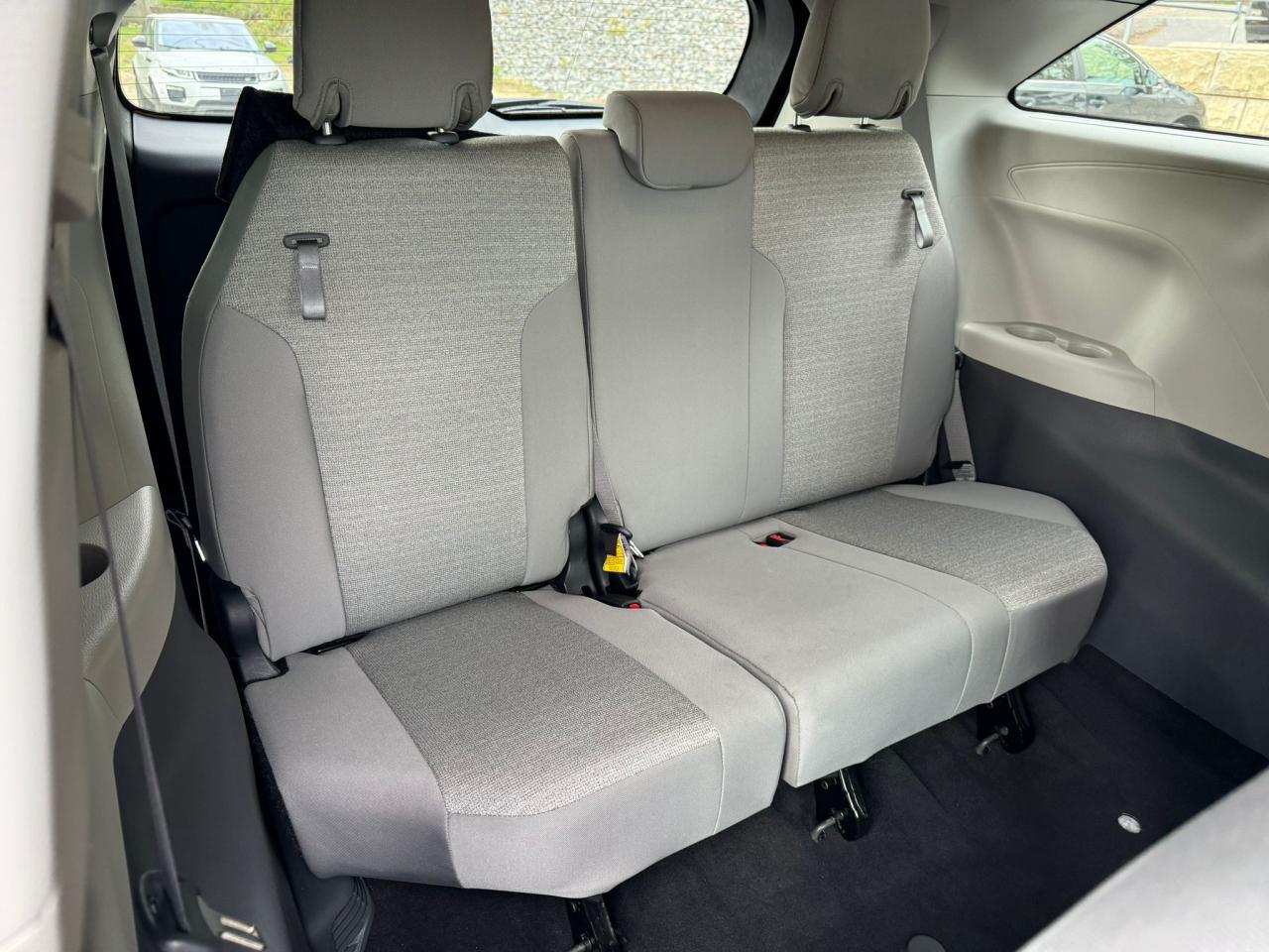 2023 TOYOTA SIENNA LE - 5TDKRKEC5PS167054 — photo 5