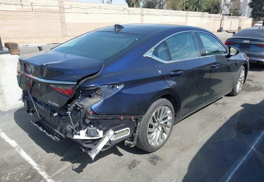 Lexus ES 350 Ultra Luxury 2022 – Premium Blue Sedan | VIN: 58AFZ1B14NU135577 — photo 3
